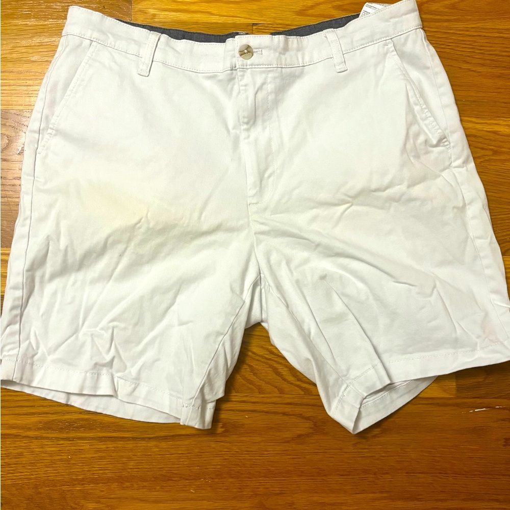 Men’s 35W Nautica White Short (Used Fair Condition)